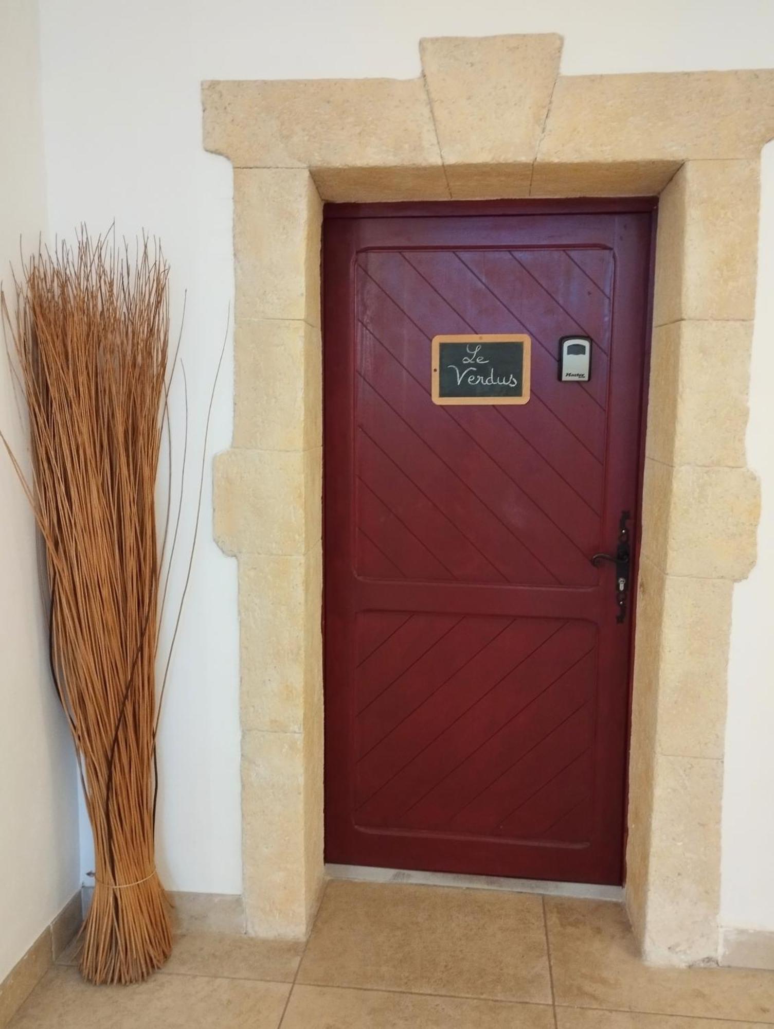 Les Studios De St Guilhem แซ็ง-กีเยม-เลอ-เดแซร์ ภายนอก รูปภาพ