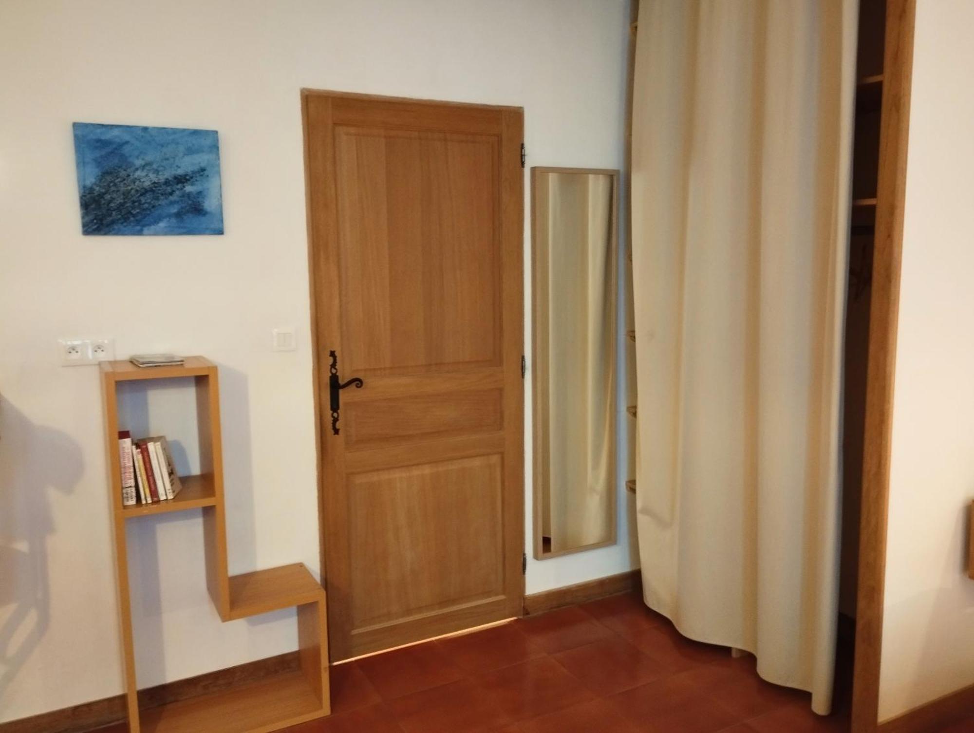 Les Studios De St Guilhem แซ็ง-กีเยม-เลอ-เดแซร์ ภายนอก รูปภาพ