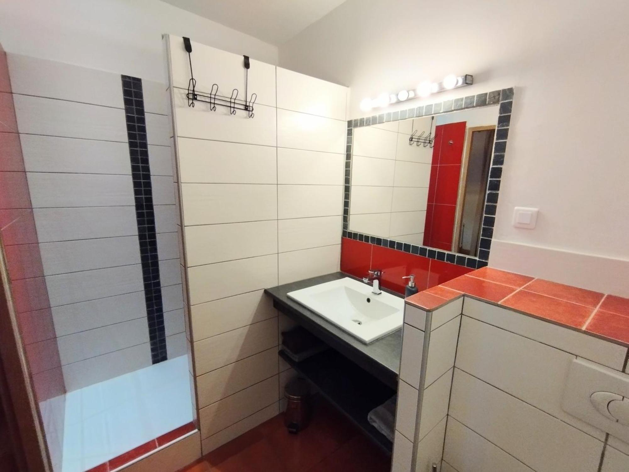 Les Studios De St Guilhem แซ็ง-กีเยม-เลอ-เดแซร์ ภายนอก รูปภาพ
