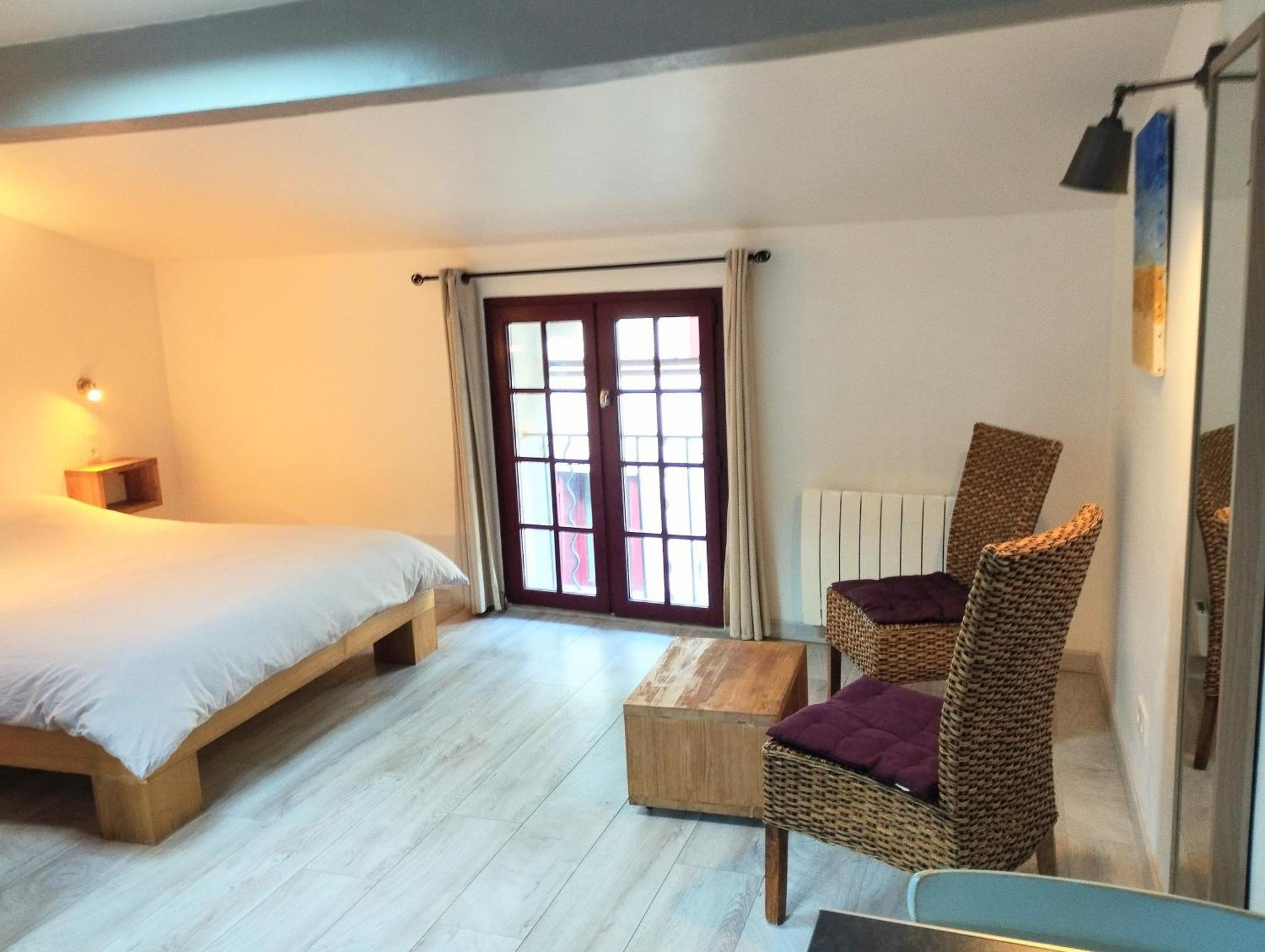 Les Studios De St Guilhem แซ็ง-กีเยม-เลอ-เดแซร์ ภายนอก รูปภาพ
